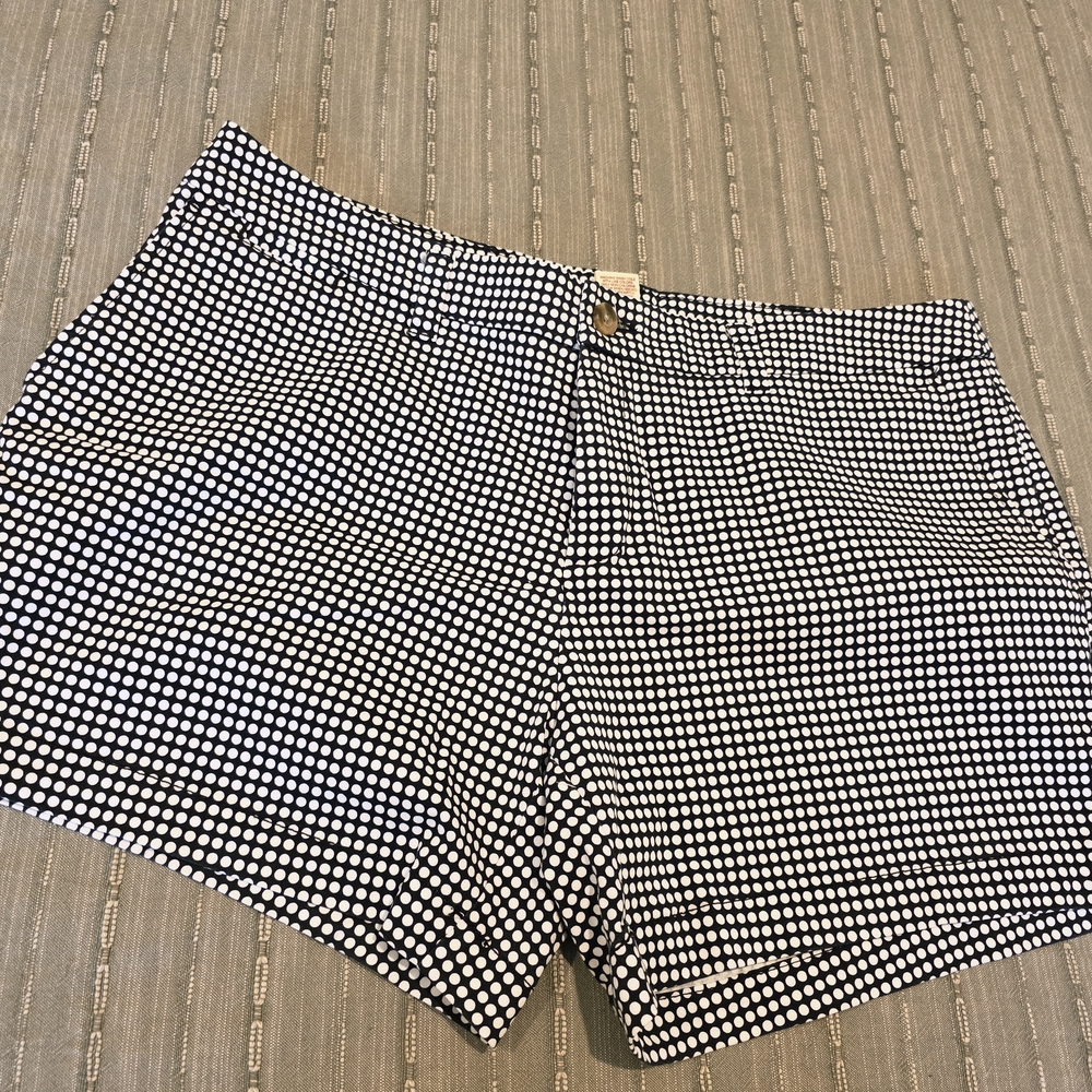 Faded Glory Women's Black and White Patterned Shorts